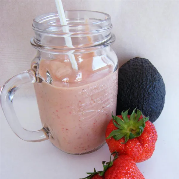 Przepis Smoothie z truskawkowym awokado