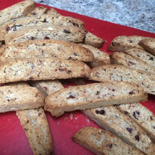 przepisy Easy Raisin Walnut Biscotti