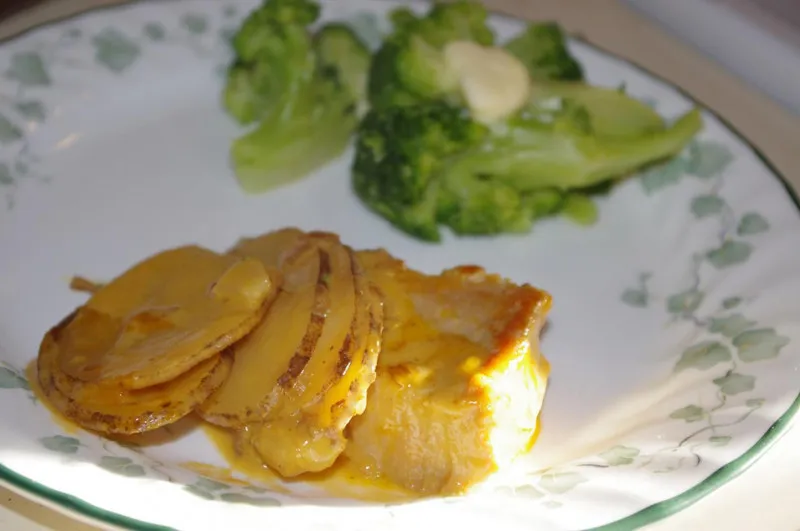 receta Cazuela De Chuletas De Cerdo Con Queso