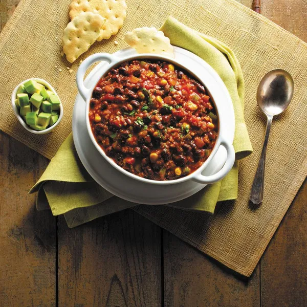 receta Chile De Quinoa Y Frijoles Negros GOYA®