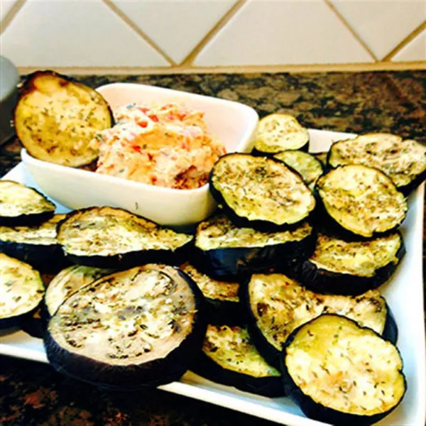 receta Chips d'aubergines salées avec tartinade de bruschetta