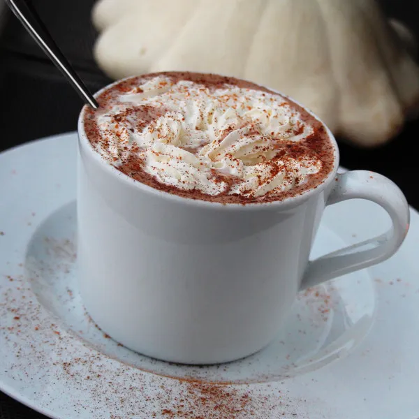 receta Chocolate Caliente Blanco Con Especias De Calabaza