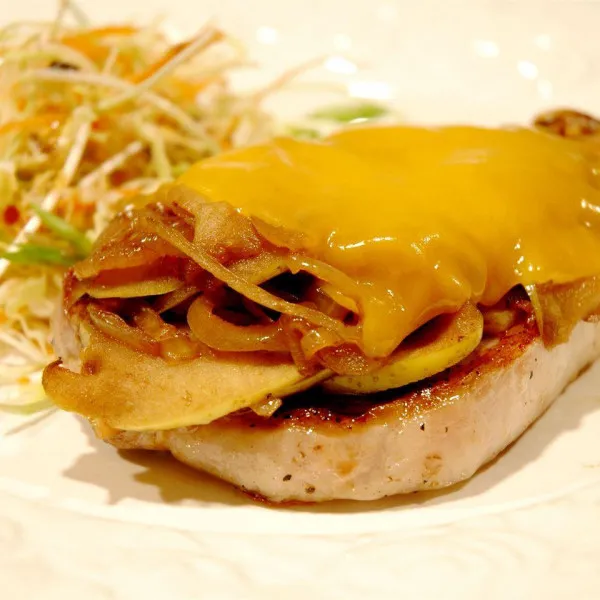 receta Côtelettes de porc au fromage et aux pommes épicées