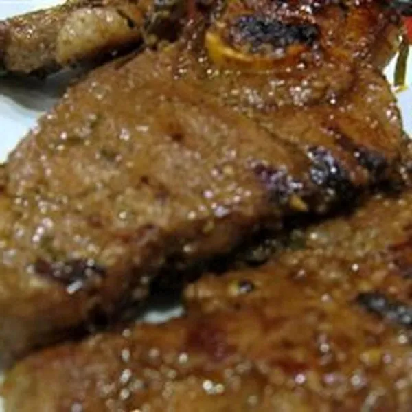 receta Côtelettes d'agneau méditerranéennes grillées au basilic