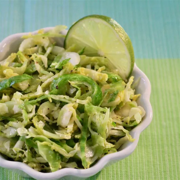 receta Choux de Bruxelles râpés au citron vert faciles