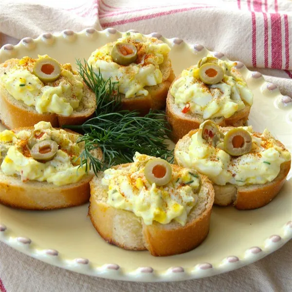 recetas Crostini De Huevo Y Aceitunas