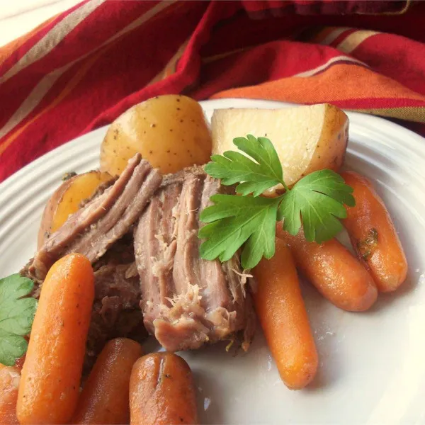 przepisy Erica's Delicious Slow Cooker Beef Roast