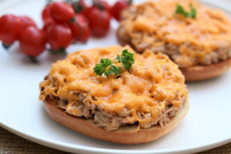 przepisy Quick Tuna Bagel Melt