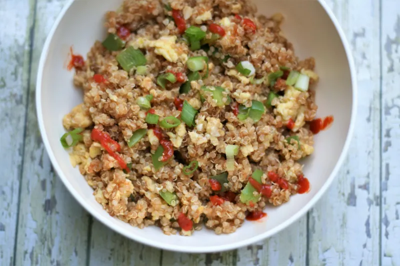 receta Petit-déjeuner sain au quinoa et aux œufs d'inspiration asiatique