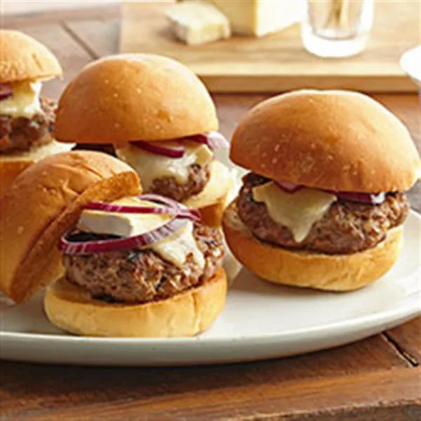 przepisy Beef & Brie Sliders