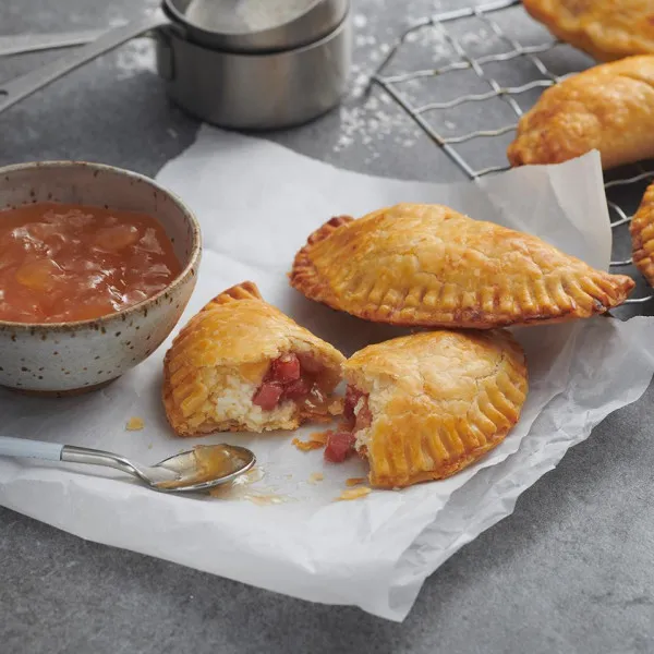 receta Empanadillas De Jamón Con Mermelada De Manzana Y Queso De Cabra