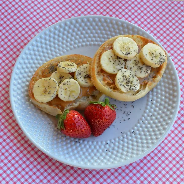 receta English Muffin Con Mantequilla De Maní, Plátano Y Semillas De Chía