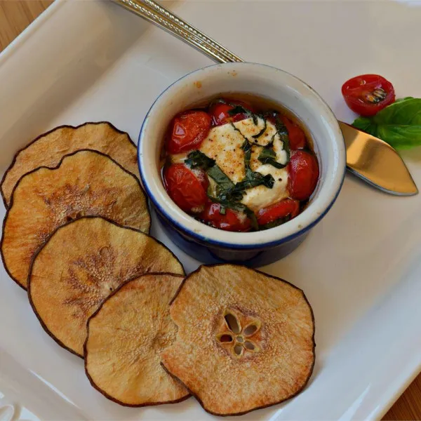 receta Salade caprese au fromage de chèvre au four