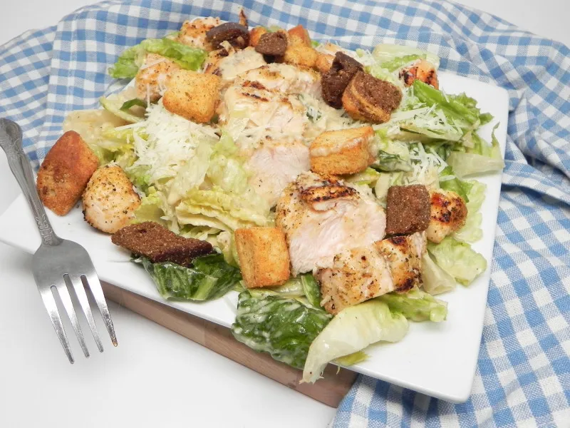 receta Salade César au poulet grillé