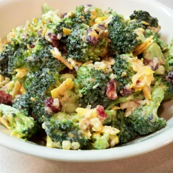 receta Bodacious Broccoli Salad