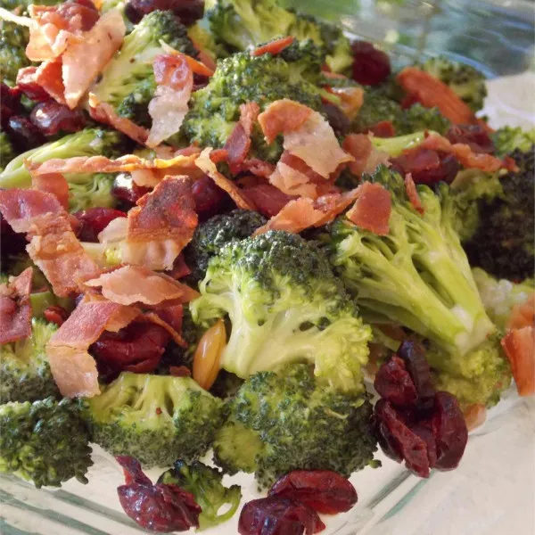 receta Salade de brocolis frais façon charcuterie