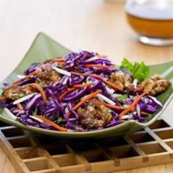receta Salade de chou asiatique aux noix confites