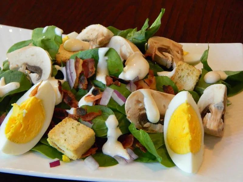 receta Salade d'épinards, de bacon et de champignons