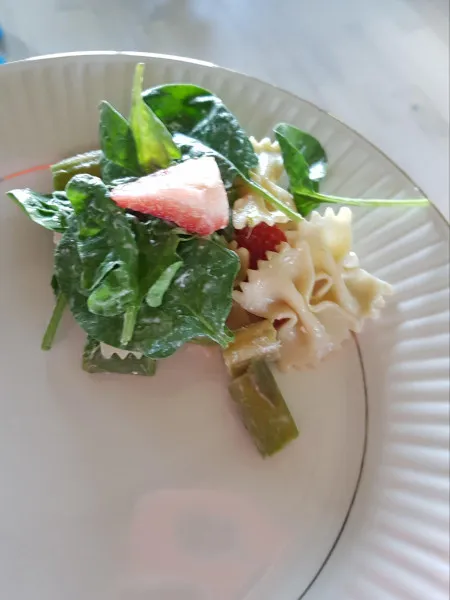 receta Ensalada De Pasta De Fresas Y Espárragos