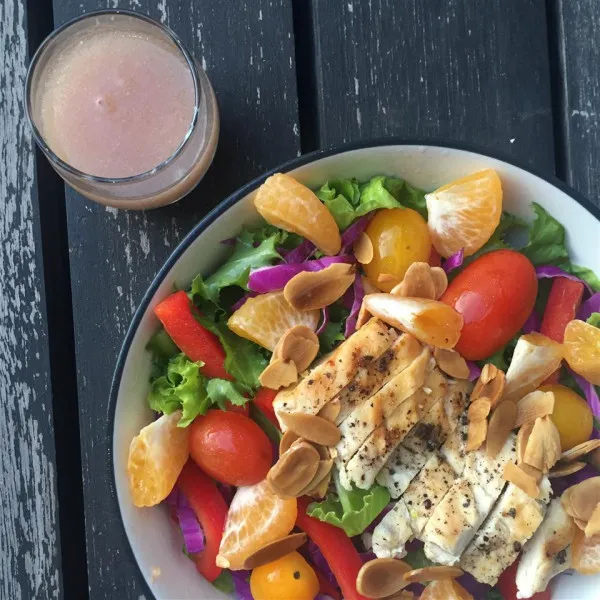 receta Ensalada De Pollo A La Plancha Con Fruta De Temporada