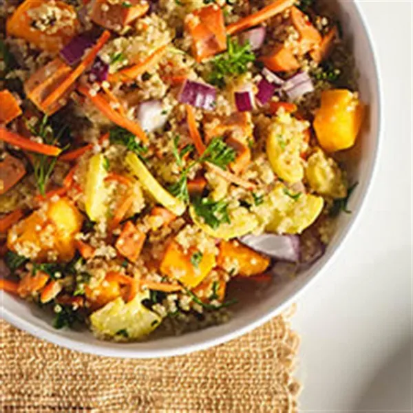 receta Ensalada De Quinoa Con Verduras De Invierno Y Salchicha De Pollo Búfalo