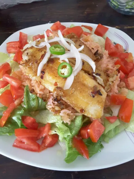 receta Salade de tilapia au riz mexicain