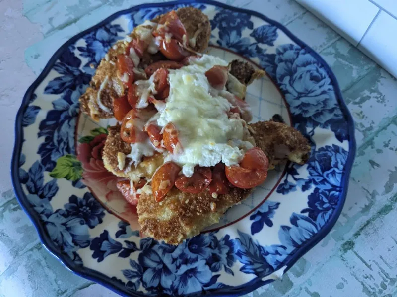 receta Escalopes de poulet avec tomates cerises, ricotta et mozzarella