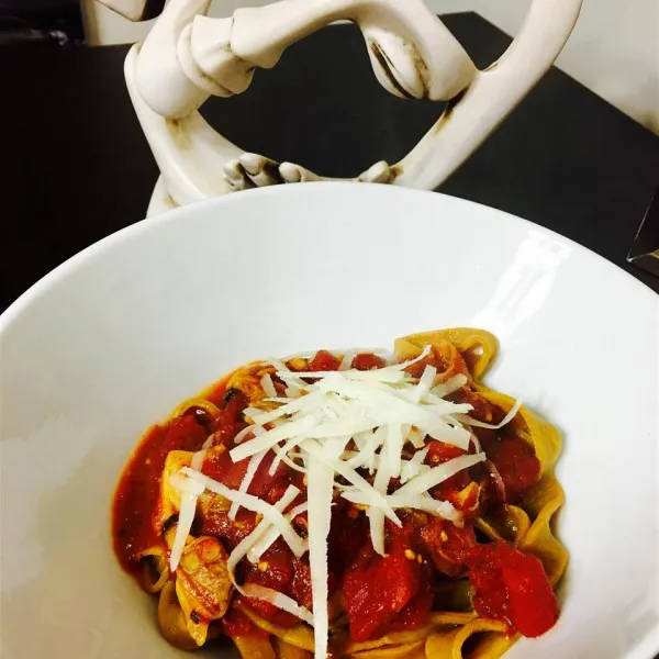 Przepis Spaghetti z sosem z czerwonej małży