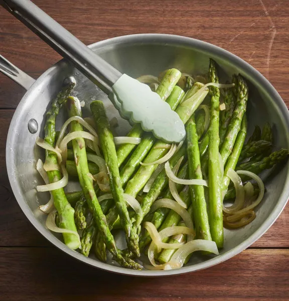 receta Espárragos Fritos Con Cebolla