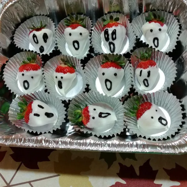 receta White Chocolate Strawberry Ghosts