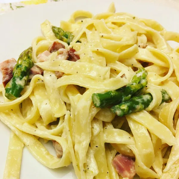 receta Fettuccine au jambon et aux asperges