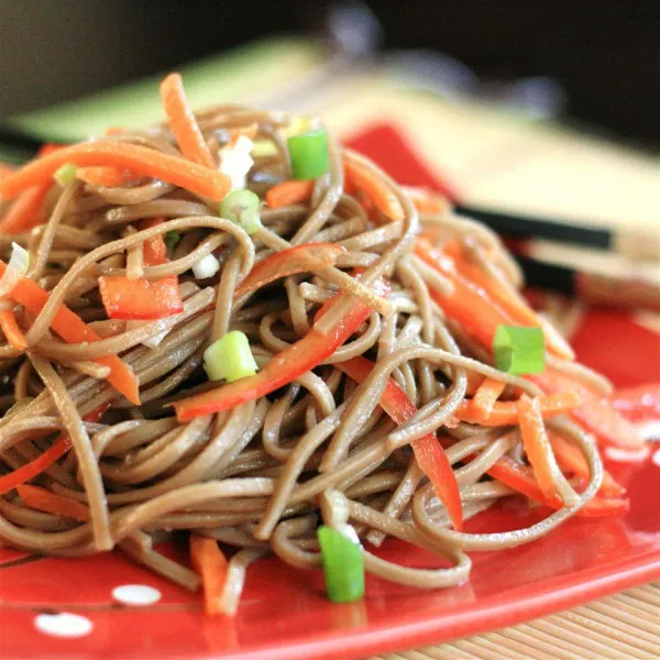 receta Nouilles Sichuanaises Froides & Légumes Râpés