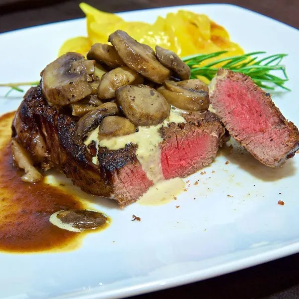 receta Filet Mignons à la sauce crémeuse au poivre