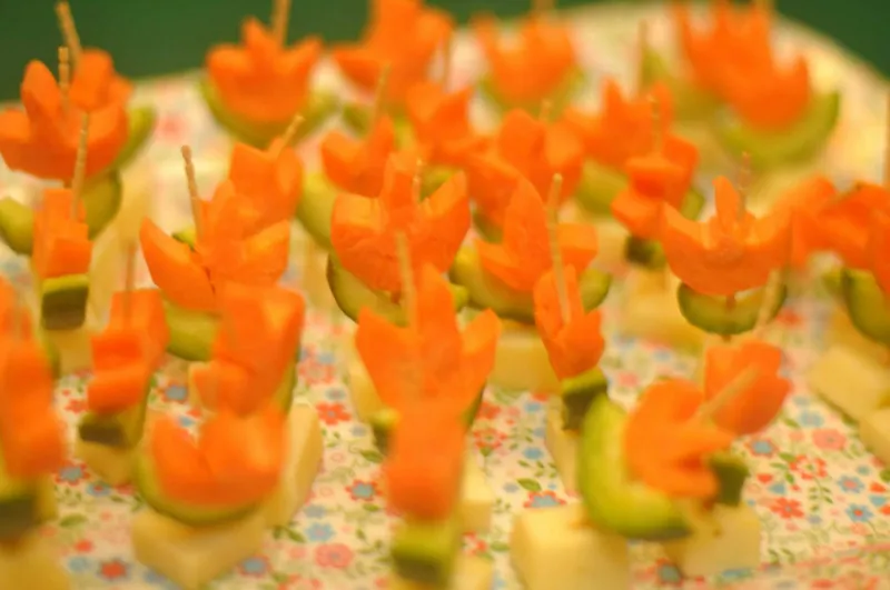 receta Fleurs de carotte et de concombre pour les enfants