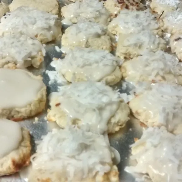 receta Biscuits au sucre roulés dans la noix de coco