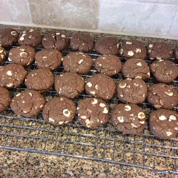 receta Biscuits au chocolat avec noix de macadamia et pépites de chocolat blanc