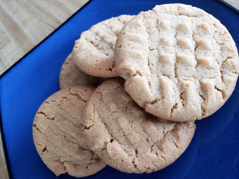 przepisy Moist & Chewy Peanut Butter Cookies