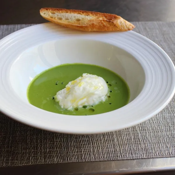 receta Gaspacho vert au fromage burrata