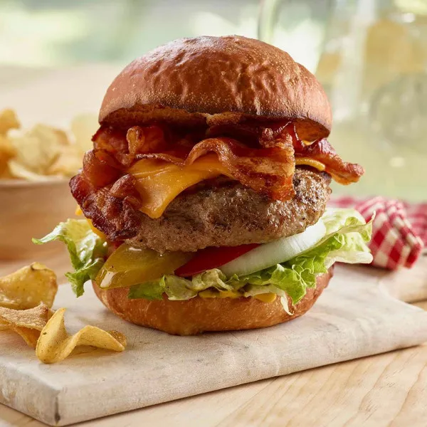 receta Burger de porc haché avec bacon fumé et fromage cheddar