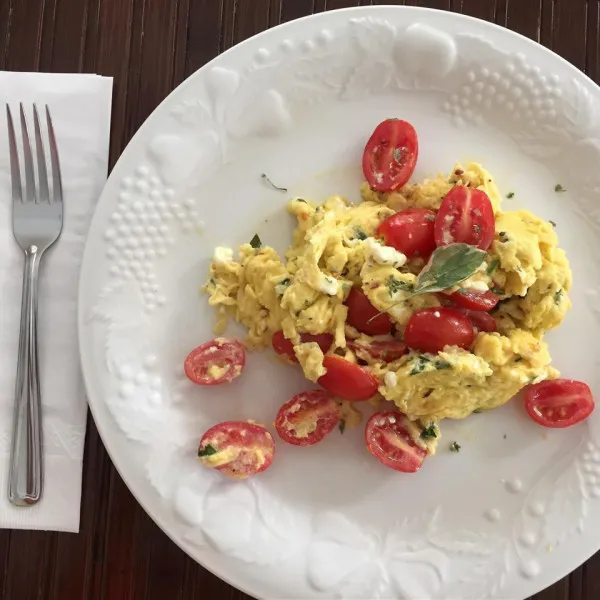 receta Å’ufs brouillÃ©s d'Ã©tÃ© du chef John