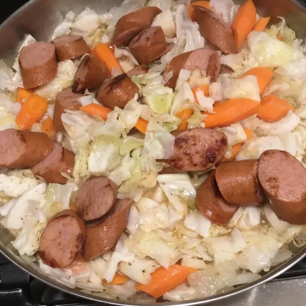 recetas Kielbasa Con Col Y Manzanas