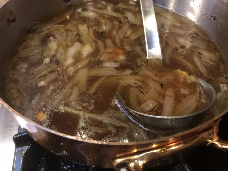 receta L'excellente soupe à l'oignon de Julia