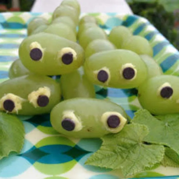 receta Cute Grape Caterpillars For Kids