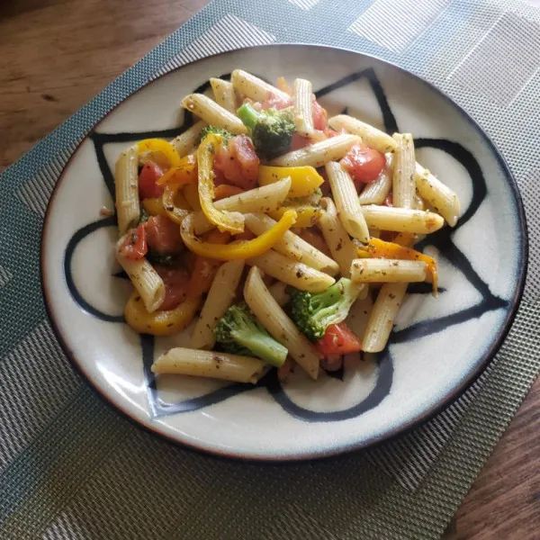 receta Linguini au brocoli et aux poivrons rouges