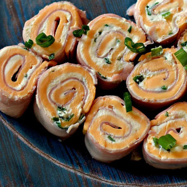 receta Roulettes au jambon et au fromage à faible teneur en glucides