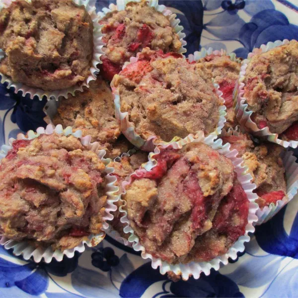 receta Muffins aux fraises et à la rhubarbe