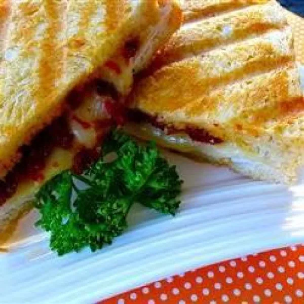 receta Panini De Pavo Y Tomates Secos