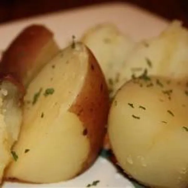 receta Pommes de terre nouvelles à l'ail
