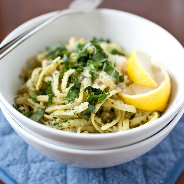 receta Pâtes crémeuses au pesto avec brise d'amande