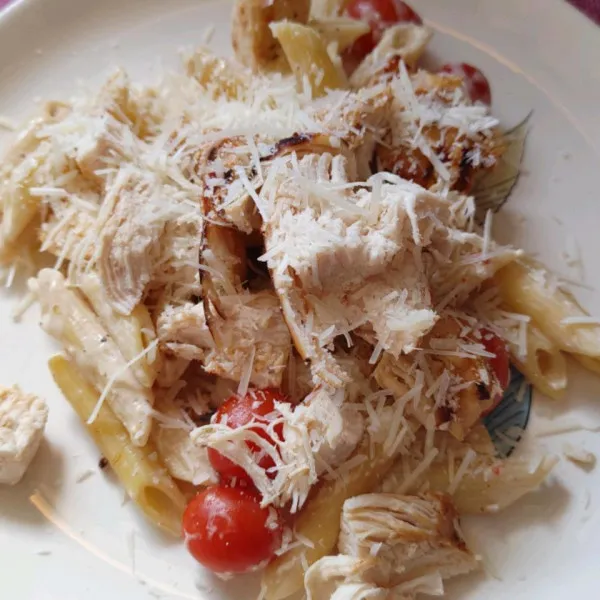 recette Pâtes crémeuses tomates basilic au poulet